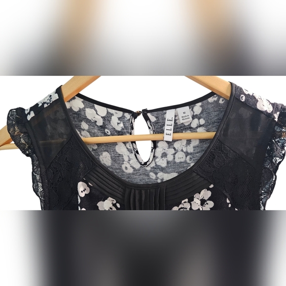 Elle - Sleeveless Lace Floral Black and White Pleated Strip Blouse Top​ - Picture 3 of 6